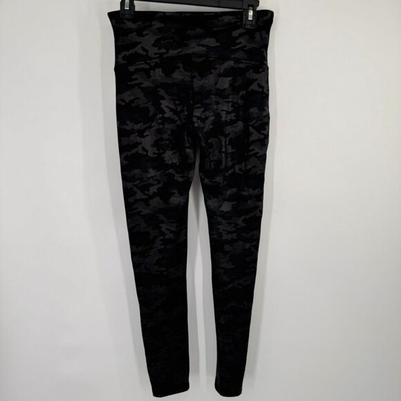 Spanx High-Waisted Camouflage faux leather Leggings pants sz large new $110 - Picture 12 of 15